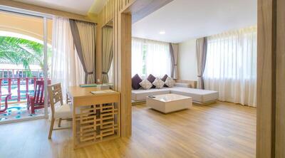 Phuket Graceland Resort and Spa - Family Room