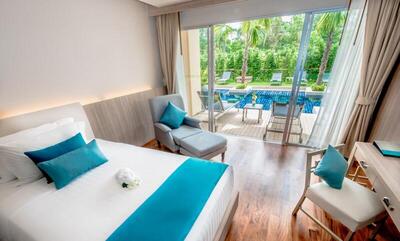 Phuket Graceland Resort and Spa - Family Room With Pool View