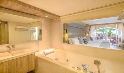 Phuket Graceland Resort and Spa - Deluxe Room