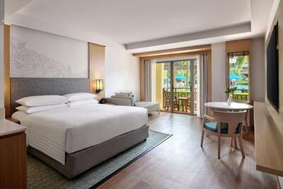 Phuket Marriott Resort & Spa, Merlin Beach - Larger Guest Room, 1 King, Pool View, Terrace