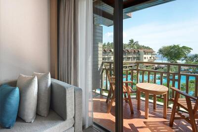 Phuket Marriott Resort & Spa, Merlin Beach - Larger Guest Room, 1 King, Pool View