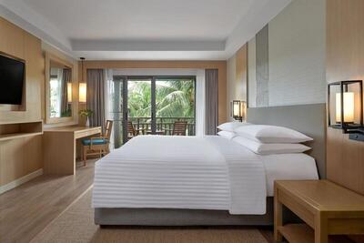 Phuket Marriott Resort & Spa, Merlin Beach - Guest Room, 1 King, Pool View