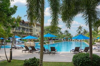 Phuket Marriott Resort & Spa, Merlin Beach - Larger Guest Room, 1 King, Pool View, Terrace