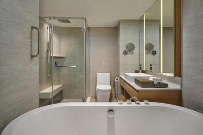 Phuket Marriott Resort & Spa, Merlin Beach - Larger Guest Room, 1 King, Pool View