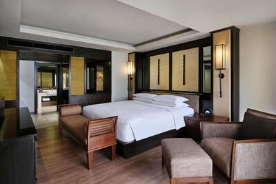 Phuket Marriott Resort & Spa, Merlin Beach - One-Bedroom Ocean Suite With Balcony And Sea View