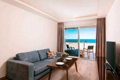 Pickalbatros Citadel Resort Sahl Hasheesh - Junior Suite with Sea View
