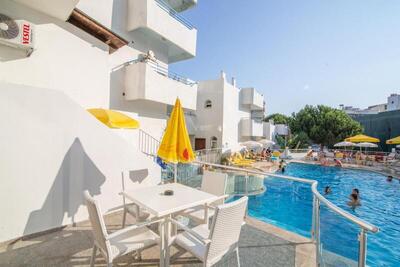 Ponz Hotel, Кушадасъ, Турция