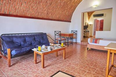 Protels Crystal Beach Resort - Suite