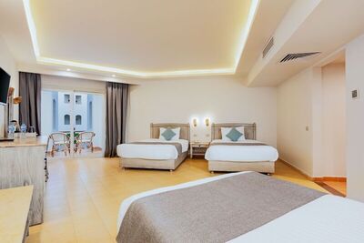 Protels Grand Seas Resort - Mega Room - Sea View