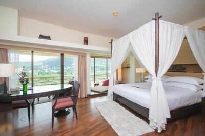 Pullman Phuket Karon Beach Resort - Junior Suite, 1 Double Bed, Sea View
