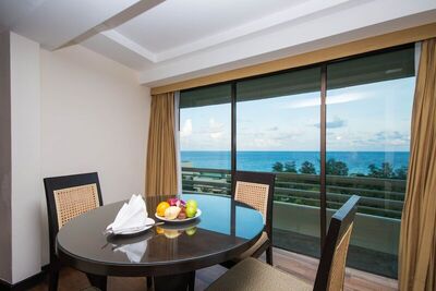 Pullman Phuket Karon Beach Resort - Junior Suite, 2 Twin Beds, Sea View