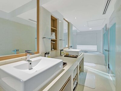 Pullman Phuket Karon Beach Resort, , Тайланд