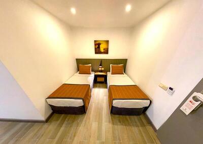 Queen's Park Goynuk Hotel - Family Room With Shared Bathroom
