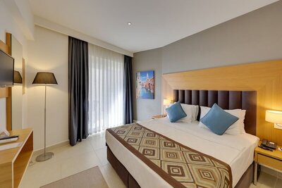 Ramada Hotel & Suites by Wyndham Kusadasi - Junior Suite