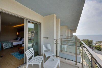 Ramada Hotel & Suites by Wyndham Kusadasi - Room, Smoking