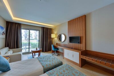Ramada Hotel & Suites by Wyndham Kusadasi - Superior Room, 2 Twin Beds, Non Smoking