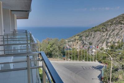 Ramada Hotel & Suites by Wyndham Kusadasi - Room, Smoking