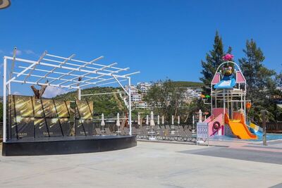Ramada Hotel & Suites by Wyndham Kusadasi, Кушадасъ, Турция