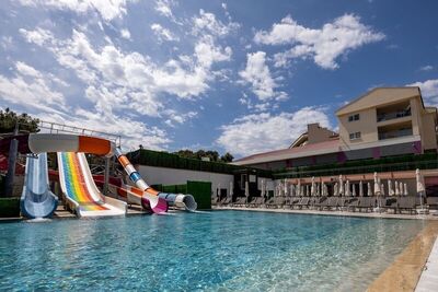 Ramada Hotel & Suites by Wyndham Kusadasi, Кушадасъ, Турция