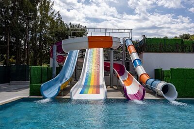 Ramada Hotel & Suites by Wyndham Kusadasi, Кушадасъ, Турция
