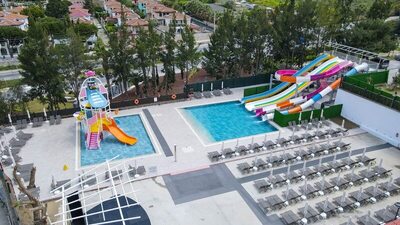 Ramada Hotel & Suites by Wyndham Kusadasi, Кушадасъ, Турция