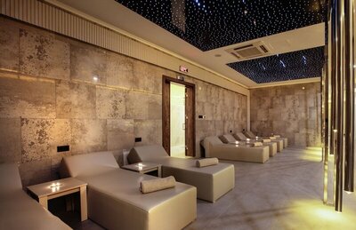 Ramada Hotel & Suites by Wyndham Kusadasi, Кушадасъ, Турция