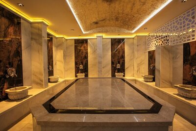 Ramada Hotel & Suites by Wyndham Kusadasi, Кушадасъ, Турция