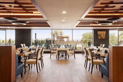 Ramada Hotel & Suites by Wyndham Kusadasi, Кушадасъ, Турция