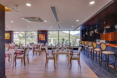 Ramada Hotel & Suites by Wyndham Kusadasi, Кушадасъ, Турция