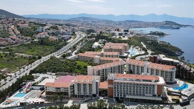 Ramada Hotel & Suites by Wyndham Kusadasi, Кушадасъ, Турция