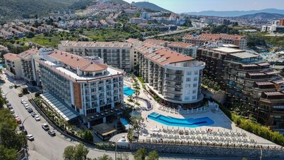 Ramada Hotel & Suites by Wyndham Kusadasi, Кушадасъ, Турция