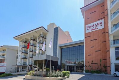 Ramada Hotel & Suites by Wyndham Kusadasi, Кушадасъ, Турция