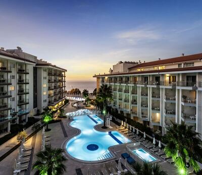 Ramada Hotel & Suites by Wyndham Kusadasi, Кушадасъ, Турция