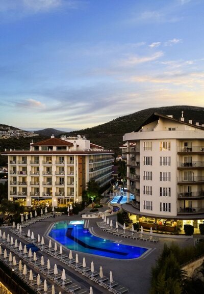 Ramada Hotel & Suites by Wyndham Kusadasi, Кушадасъ, Турция