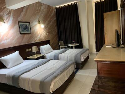Regency royal hills - Standard Double Room, 2 Bedrooms, Poolside