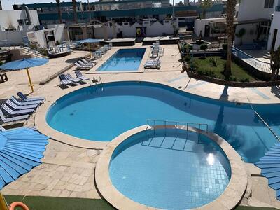 Regency royal hills - Standard Double Room, 2 Bedrooms, Poolside