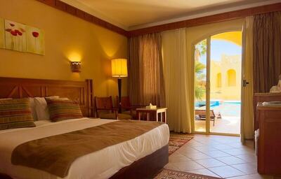 Romance Regency Club - Romantic Double Room, Private Pool, Pool View