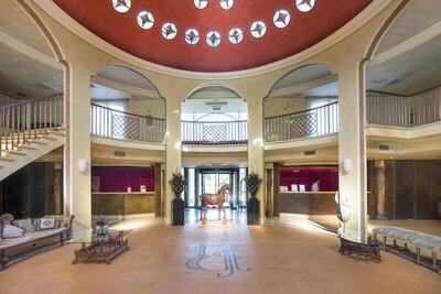 Romano Palace Luxury Hotel, Катания, Италия