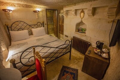 Royal Cave Hotel - Cave Room