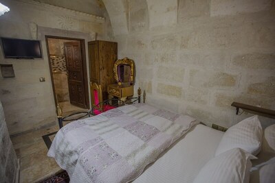 Royal Cave Hotel - Stone Room