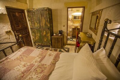 Royal Cave Hotel - Stone Room
