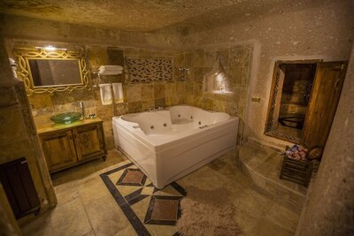 Royal Cave Hotel - Deluxe Suite with Turkish Bath