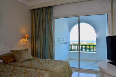 Royal Garden Palace - Families and Couples - Twin Room with Sea View