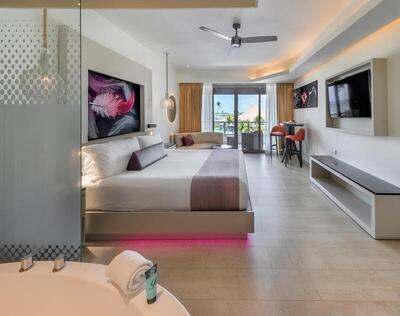 Royalton CHIC Punta Cana, An Autograph Collection All-Inclusive Resort & Casino, Adults Only - Luxury Junior Suite Ocean View Diamond Club 