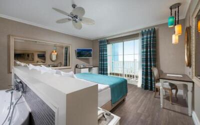 Rubi Platinum Spa Resort & Suites - Superior Double Room