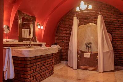 Sacred House - Superior Deluxe Room
