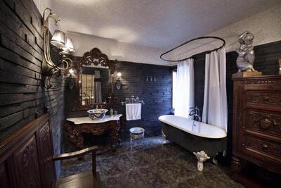 Sacred House - Signature Suite