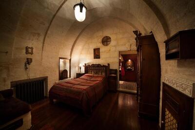 Sacred House - Deluxe Room
