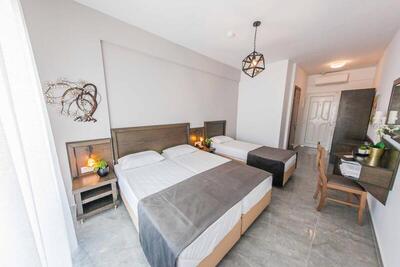 Sarantis Hotel, Касандра, Гърция