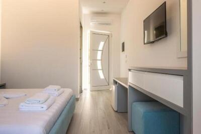 Seaside Hotel - Double Room with Balcony and Sea View